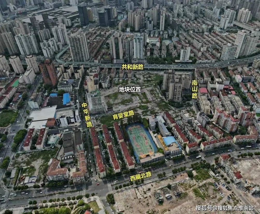 百科→首页网站→楼盘测评→中心百科→首页网站24小时热线爱游戏平台静安玺樾售楼处电话→静安玺樾售楼中心电话→楼盘(图15)